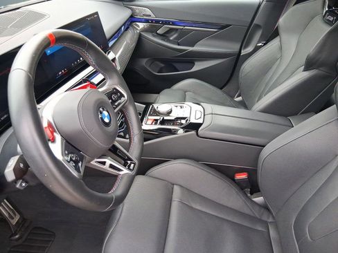 Used 2025 BMW M5 w/ Executive Package image 11