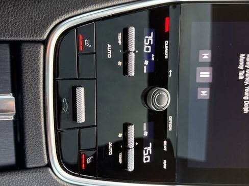 Used 2022 Porsche Panamera 4 Platinum Edition image 48