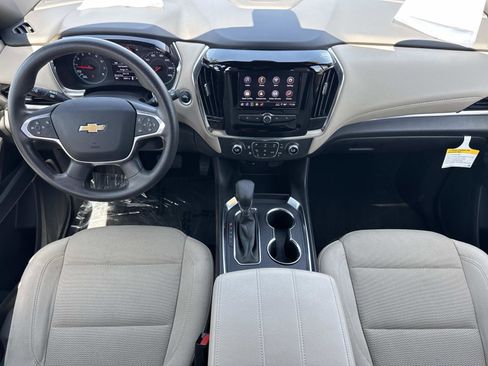 Used 2023 Chevrolet Traverse LS FWD image 9
