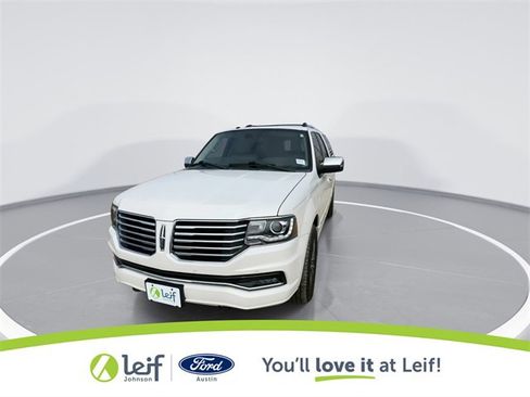 Used 2017 Lincoln Navigator L Select image 4