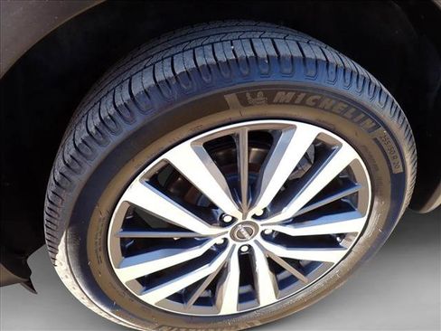 Used 2022 Nissan Pathfinder Platinum image 7