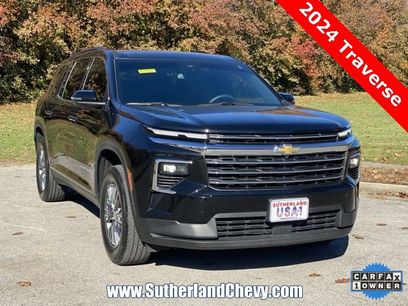 Used 2024 Chevrolet Traverse LT w/ Trailering Package