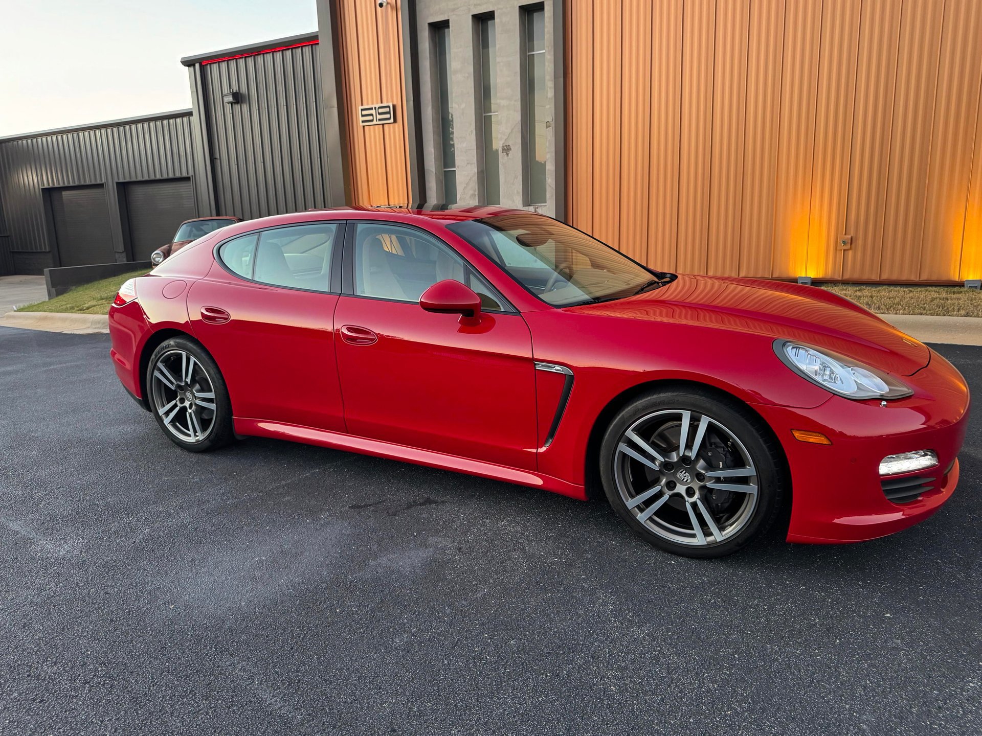 Used 2013 Porsche Panamera image 4