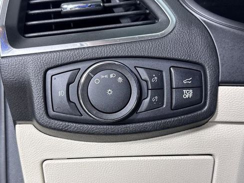 Certified 2022 Ford Edge Titanium w/ Equipment Group 301A image 28