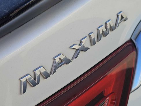 Used 2017 Nissan Maxima SR w/ Midnight Edition image 12