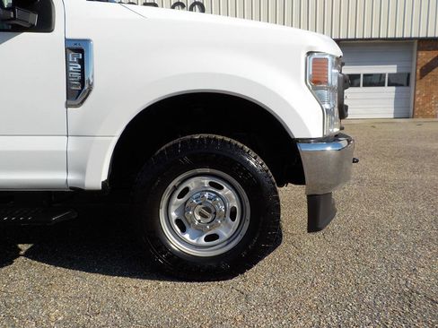 Used 2022 Ford F250 XL w/ Power Equipment Group image 10