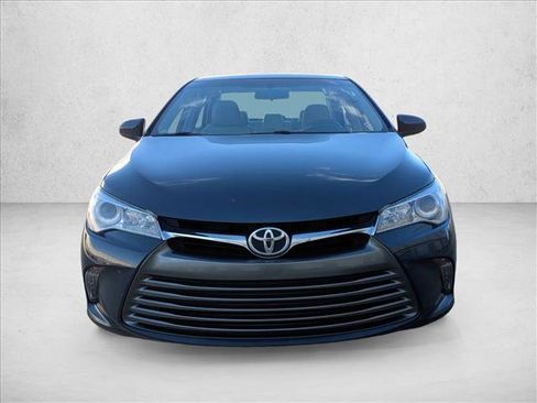 Used 2016 Toyota Camry XLE image 2