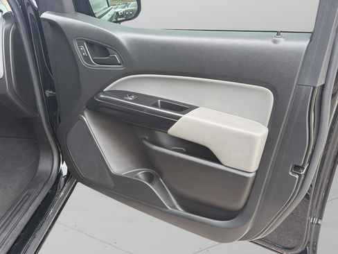 Used 2022 Chevrolet Colorado W/T AWD/4WD image 9
