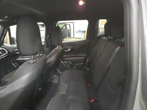 Used 2022 Jeep Renegade Altitude image 50