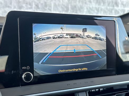 Used 2024 Toyota Prius LE image 17