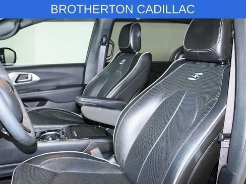 Used 2023 Chrysler Pacifica Limited w/ S Appearance Package FWD image 21