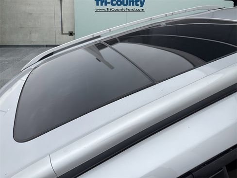 Used 2019 Ford Escape Titanium image 7