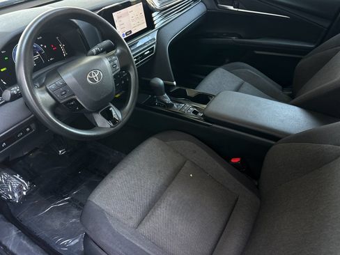 Used 2025 Toyota Camry LE FWD image 9