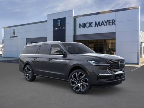 New 2026 Lincoln Navigator L Reserve AWD/4WD image 8