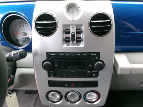 Used 2006 Chrysler PT Cruiser FWD image 17