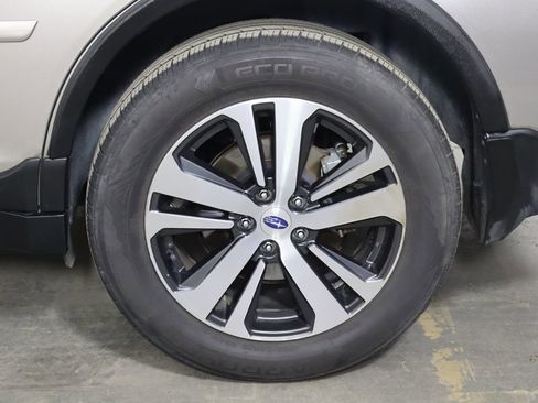 Used 2018 Subaru Outback 3.6R Limited AWD/4WD image 37
