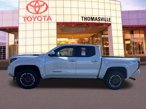 New 2024 Toyota Tacoma TRD Sport w/ TRD Sport Premium Package AWD/4WD image 8