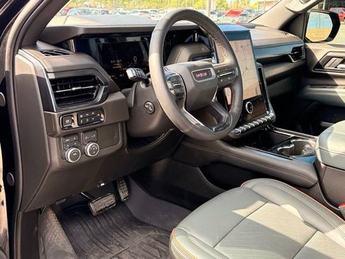 Used 2026 GMC Yukon AT4 w/ AT4 Premium Package AWD/4WD image 18