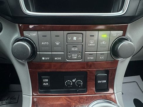 Used 2013 Toyota Highlander Limited image 50