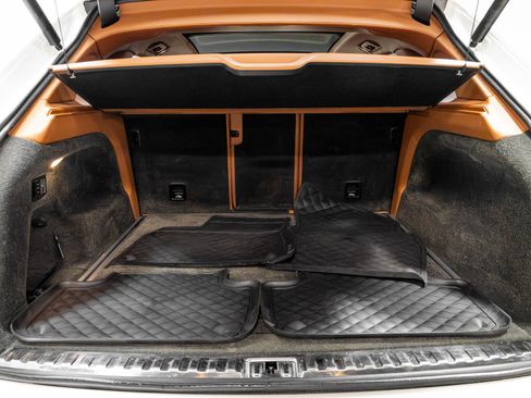 Used 2019 Bentley Bentayga image 41