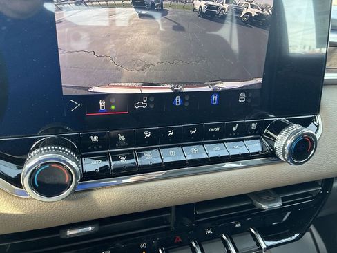 New 2026 GMC Canyon Denali image 17