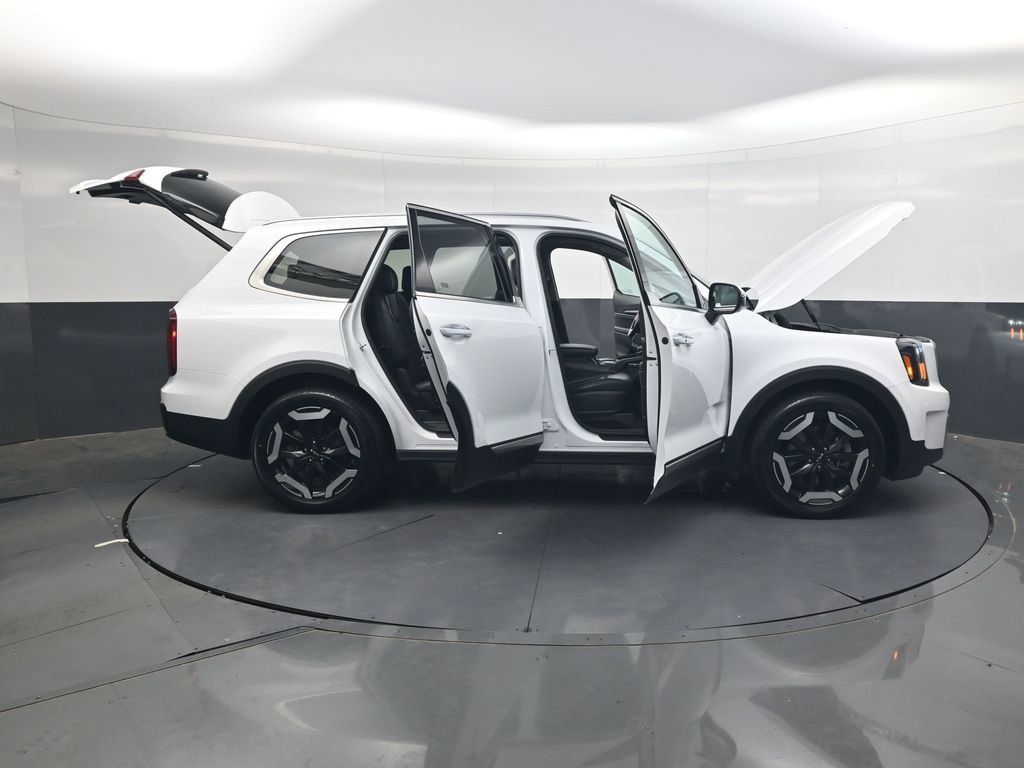 Used 2025 Kia Telluride S AWD/4WD image 44