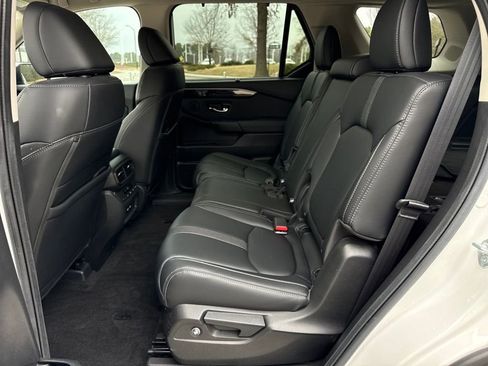 Used 2023 Honda Pilot Touring image 26