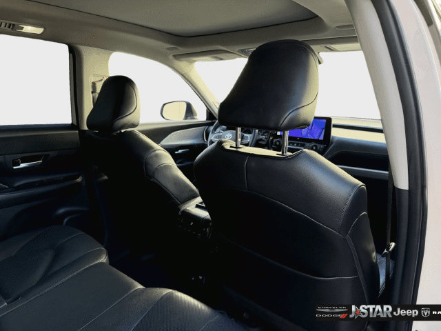 Used 2024 Toyota Grand Highlander FWD image 31