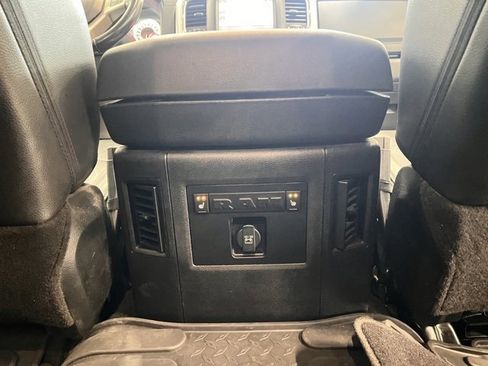 Used 2017 RAM 1500 Laramie w/ Convenience Group image 8