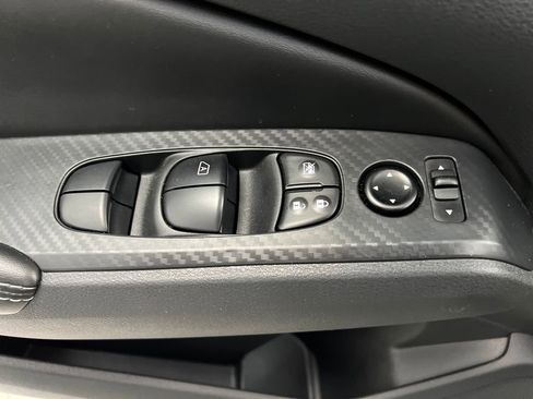 Used 2025 Nissan Altima 2.5 SV image 12