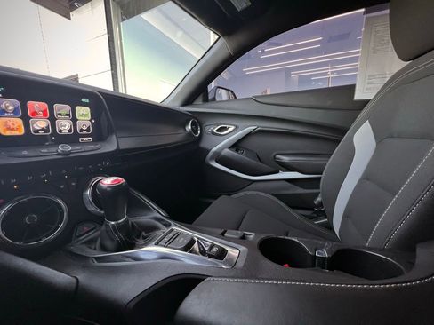 Used 2018 Chevrolet Camaro SS image 25