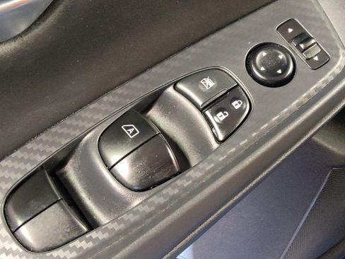 Used 2025 Nissan Sentra SV FWD image 27