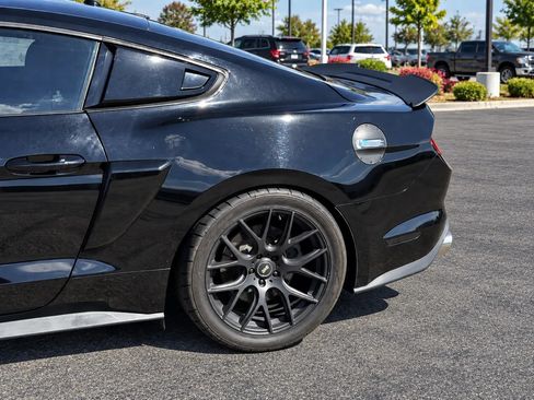 Used 2019 Ford Mustang GT RWD image 13