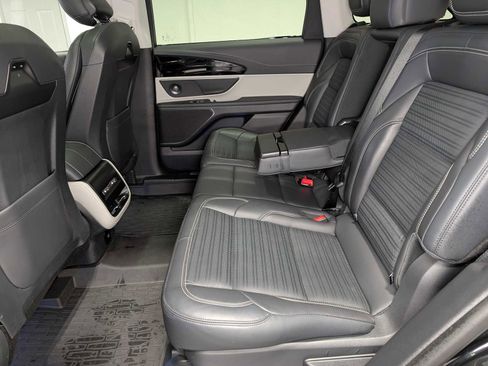 Certified 2025 Lincoln Nautilus Reserve image 19