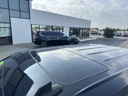 Used 2016 GMC Sierra 1500 SLT w/ SLT Premium Package AWD/4WD image 9