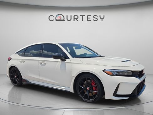 Used 2024 Honda Civic Type R image 4