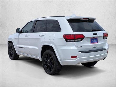 Used 2022 Jeep Grand Cherokee Laredo X AWD/4WD image 8