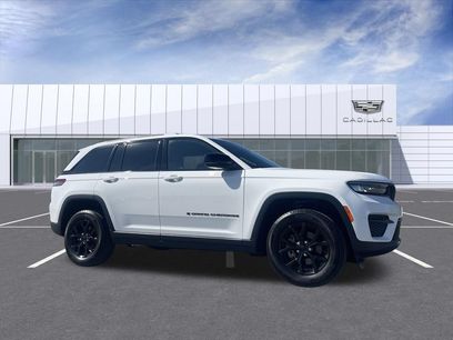 Used 2024 Jeep Grand Cherokee Altitude