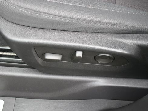 Used 2025 Chevrolet Silverado 1500 LT AWD/4WD image 18