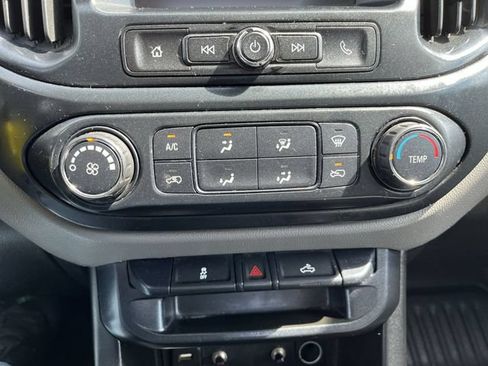 Used 2018 Chevrolet Colorado W/T RWD image 17