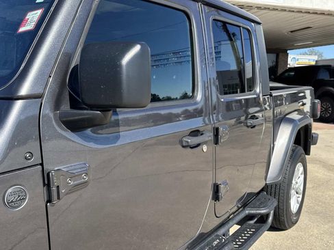 Used 2023 Jeep Gladiator Sport image 6
