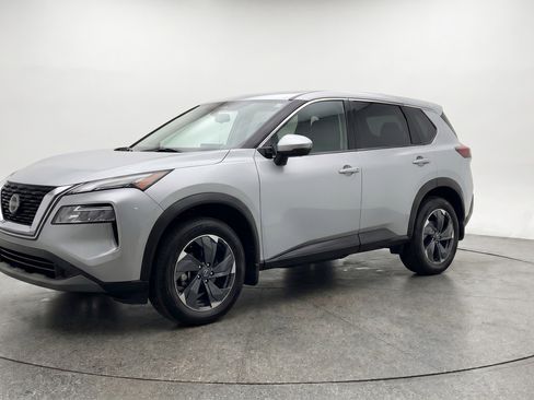 Used 2025 Nissan Rogue SV FWD image 3