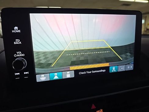 Used 2025 Honda Pilot EX-L image 18
