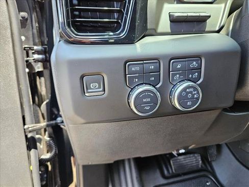 Used 2025 GMC Sierra 1500 AT4 w/ AT4 Premium Package AWD/4WD image 29