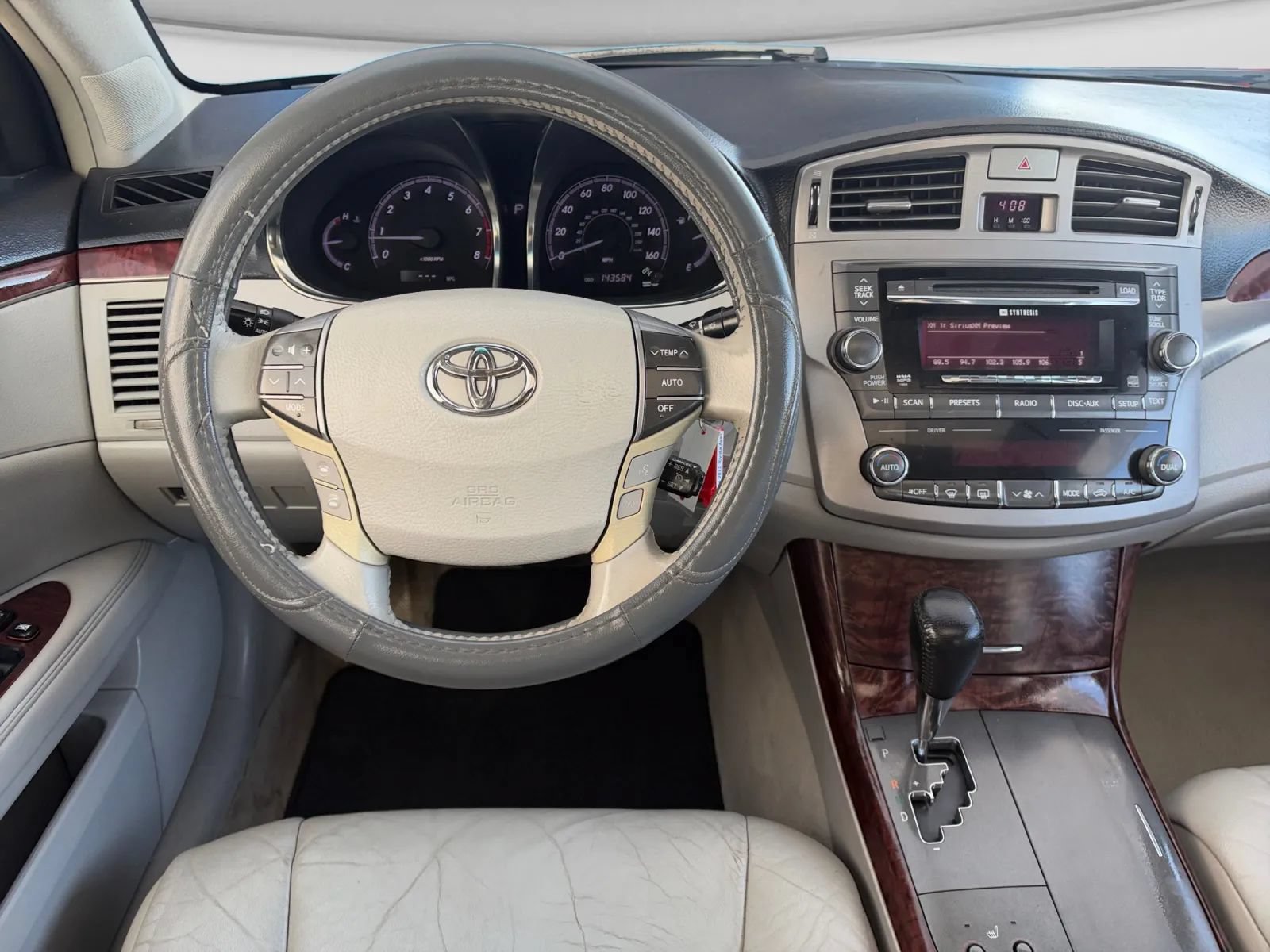 Used 2011 Toyota Avalon FWD image 25