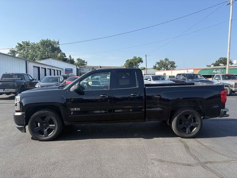 Used 2018 Chevrolet Silverado 1500 LT w/ Texas Edition RWD image 5