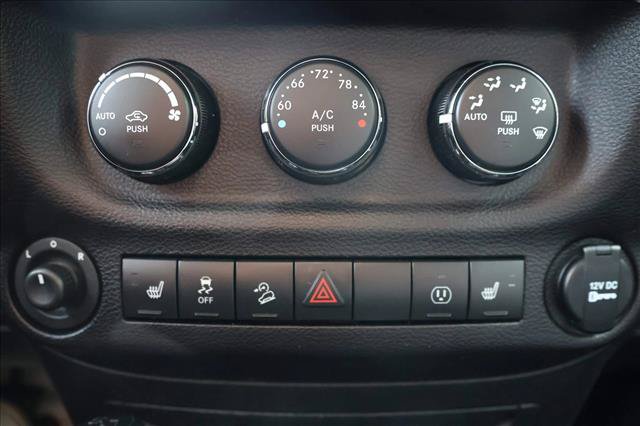 Used 2015 Jeep Wrangler Unlimited Sahara AWD/4WD image 18