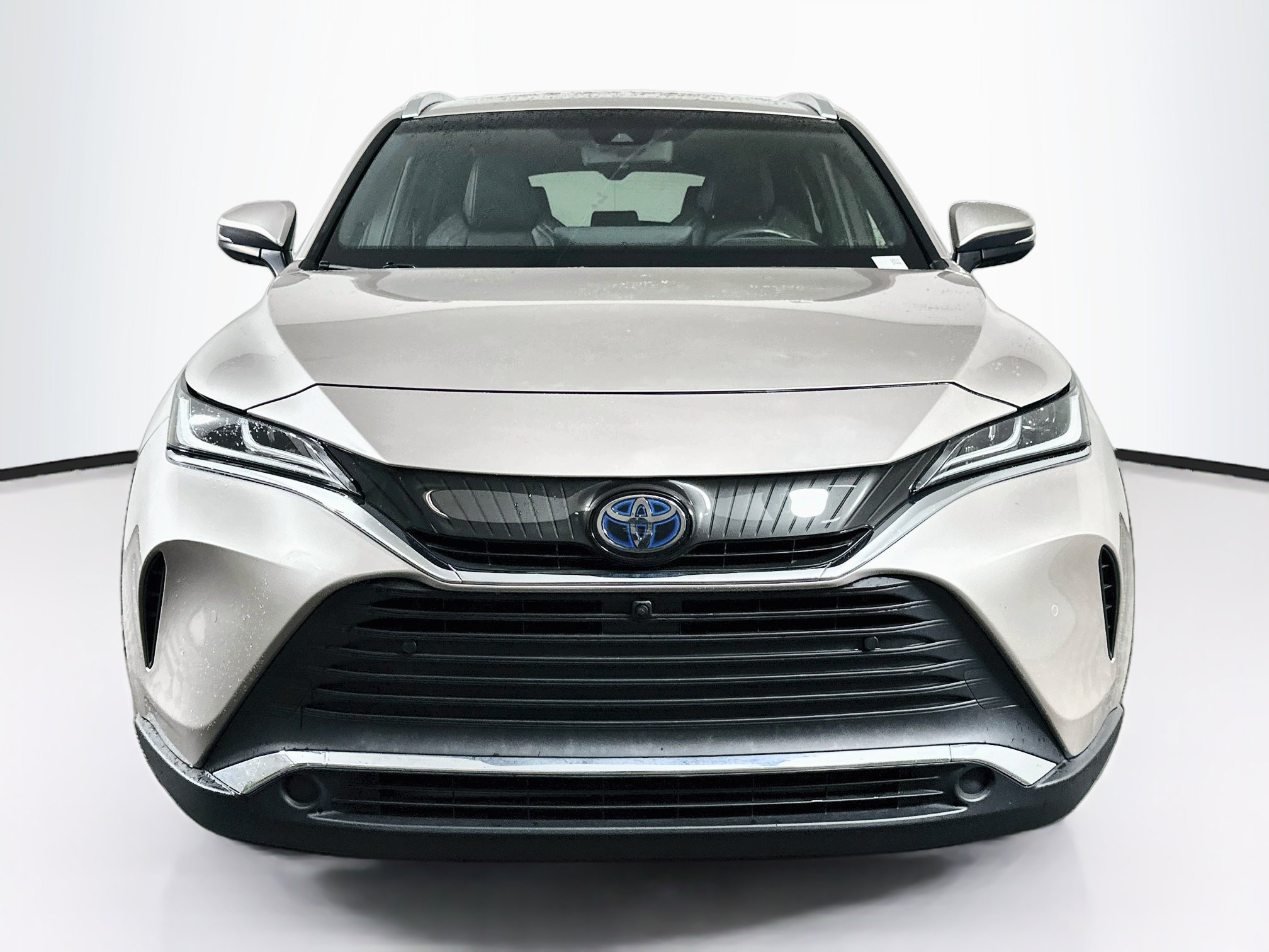 Used 2021 Toyota Venza Limited AWD/4WD image 2