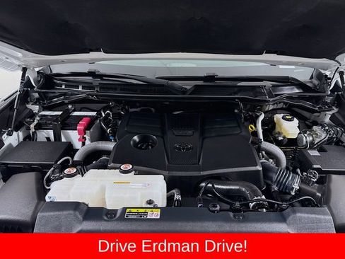 Used 2024 Toyota Tundra SR5 w/ SR5 Premium Package AWD/4WD image 30