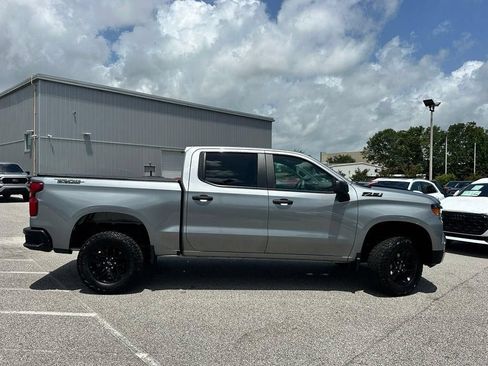Used 2026 Chevrolet Silverado 1500 Custom Trail Boss w/ Dark Appearance Package AWD/4WD image 5